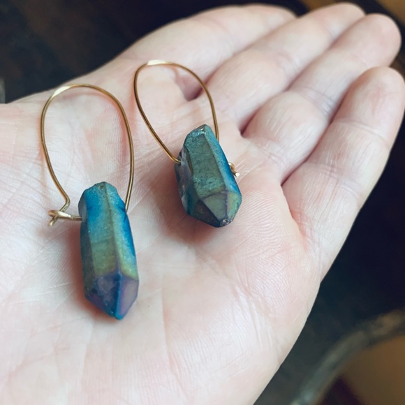 ✨NWT ✨18K Gold & Black Pointed Quartz Geometric Rainbow Hoops, Minimal Earrings - Picture 5 of 6